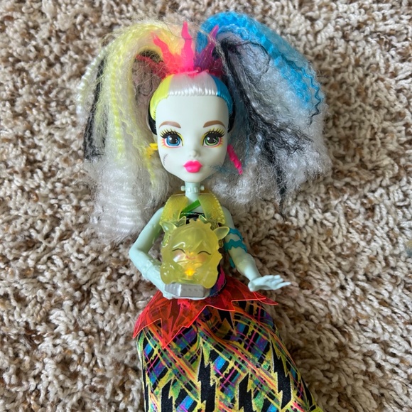 Monster High Electrified Frankie Doll - Picture 4 of 8
